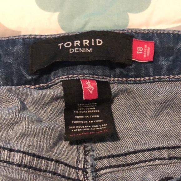 Torrid Distressed Jeans Size 18 - Picture 9 of 12